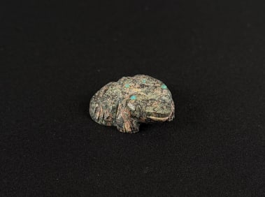 Gordon Poncho Zuni Carved Stone Frog Fetish