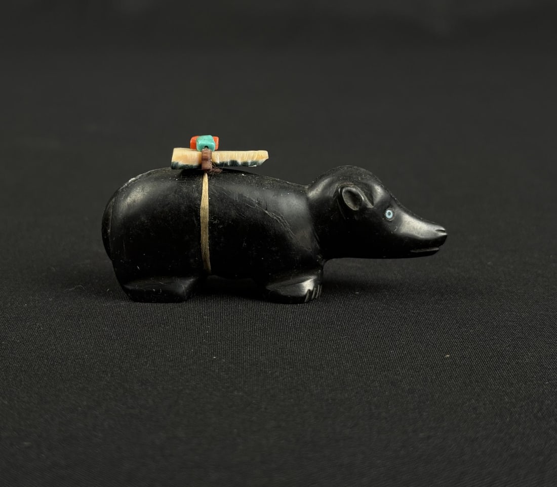 Herbert Davis Zuni Carved Mole Fetish: 3" long.