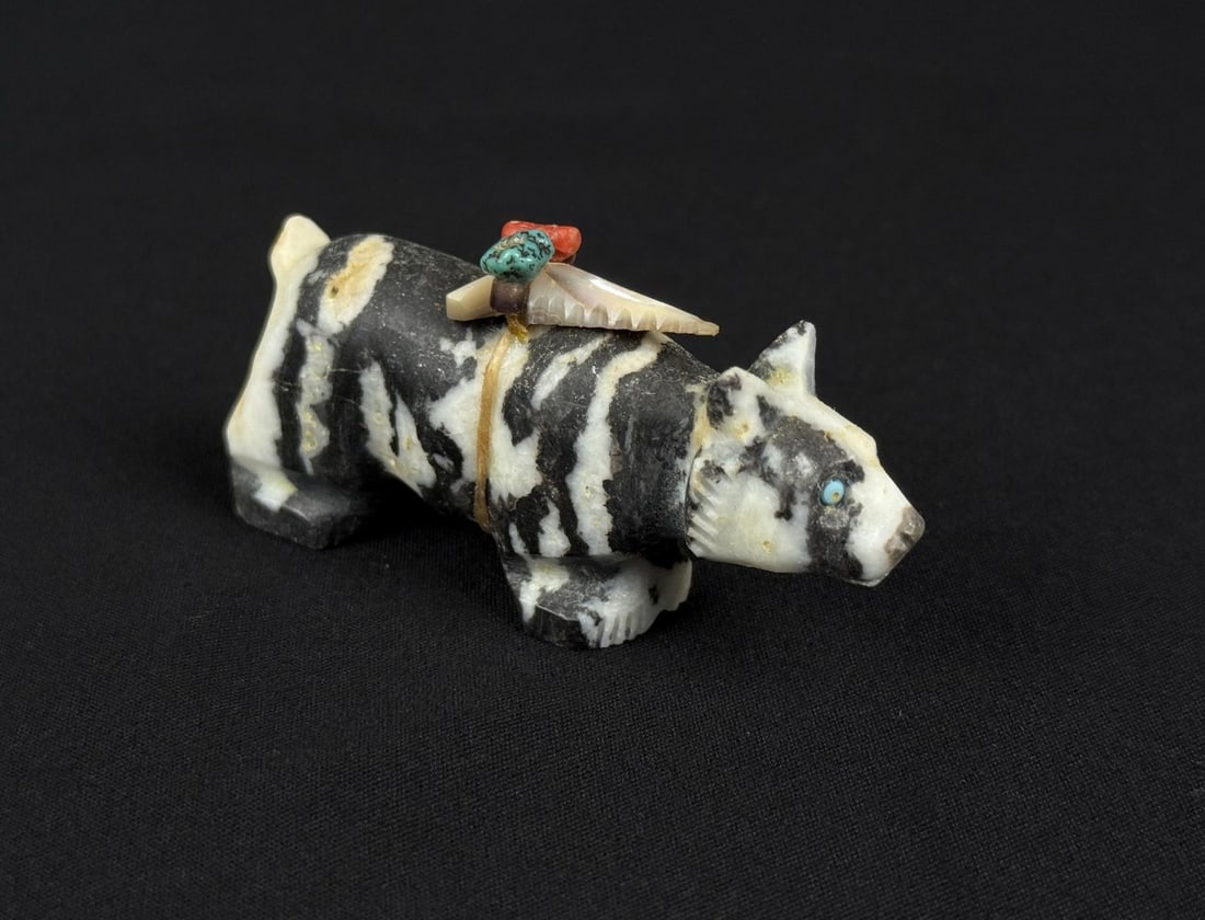 Herbert Davis Zuni Carved Wolf Fetish (1 of 4)