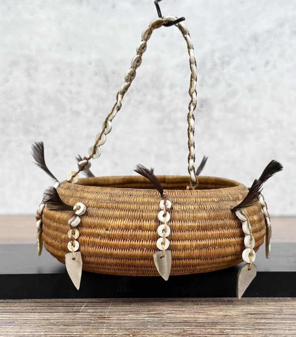 Pomo Native American Indian Gift Basket (1 of 7)