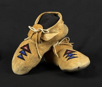 Blackfoot Native American Indian Beaded Moccasins
