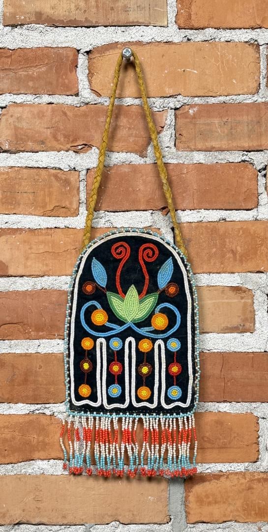Metis Native American Indian Beaded Octopus Bag (1 of 5)