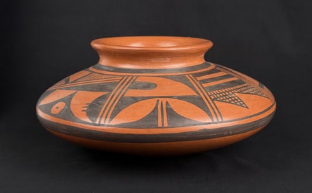 Verna Nahee Hopi Pueblo Pottery Jar