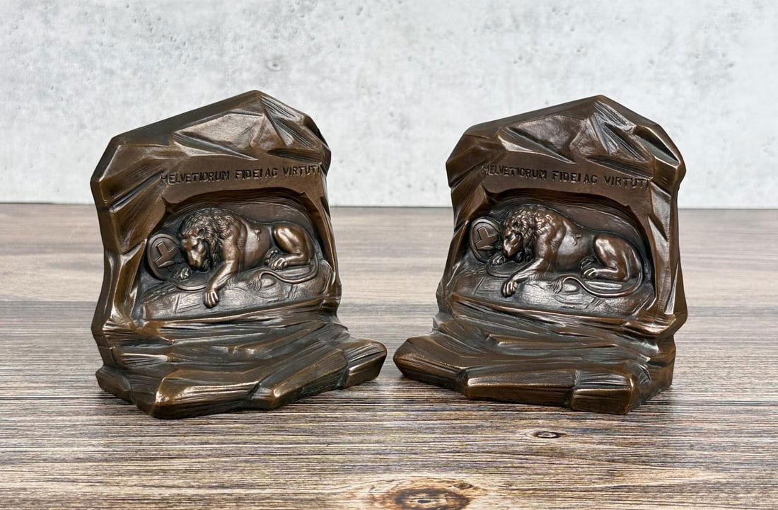 Jennings Brothers Lion Of Lucerne Bookends 2146: 4 3/8" by 4 1/4" by 2 1/2"