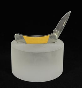 Buck 506 White Knight Lady Buck Pocket Knife