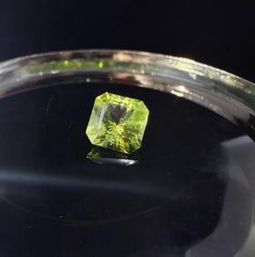 2.04ct Pakistan Peridot Faceted Gemstone