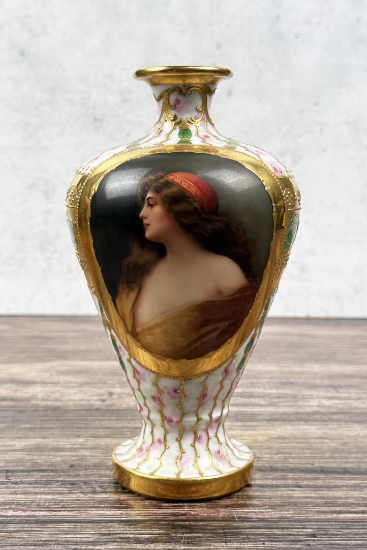 Royal Vienna Porcelain Una Gitana Portrait Vase (1 of 10)