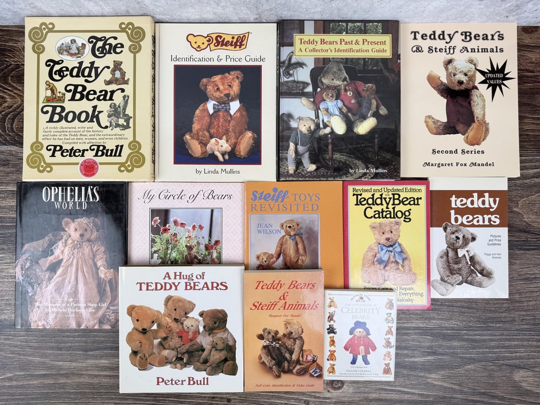 Group of Teddy Bear Collectors Books (1 of 4)