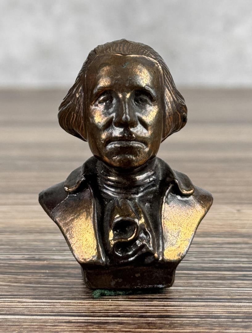 Dodge Gladys Edwards George Washington Paperweight (1 of 6)