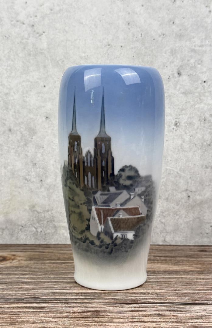 Royal Copenhagen Roskilde Cathedral Porcelain Vase: 6 1/2" by 3 1/4" by 3 1/4". 4557.