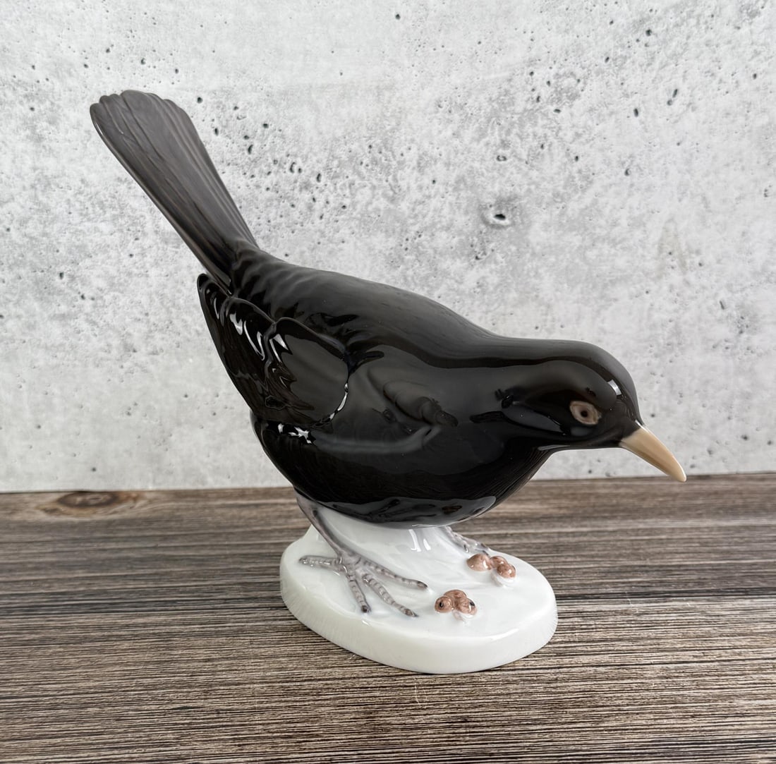 Bing & Grondahl 2405 Porcelain Blackbird (1 of 4)