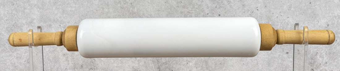 Imperial Mfg Co. Milk Glass Rolling Pin (1 of 10)