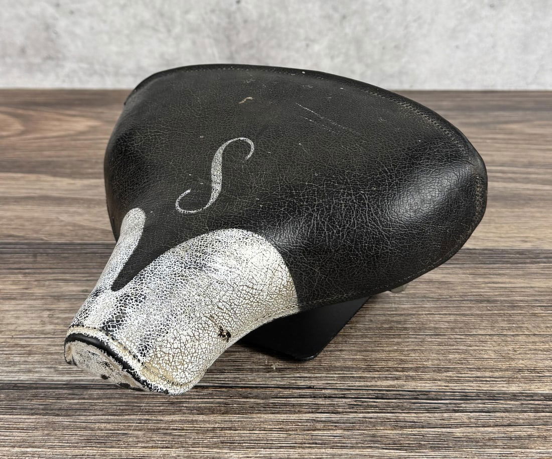 Schwinn Mesinger S Saddle Bicycle Seat: 8 7/8" by 8 1/4" by 4 1/2".