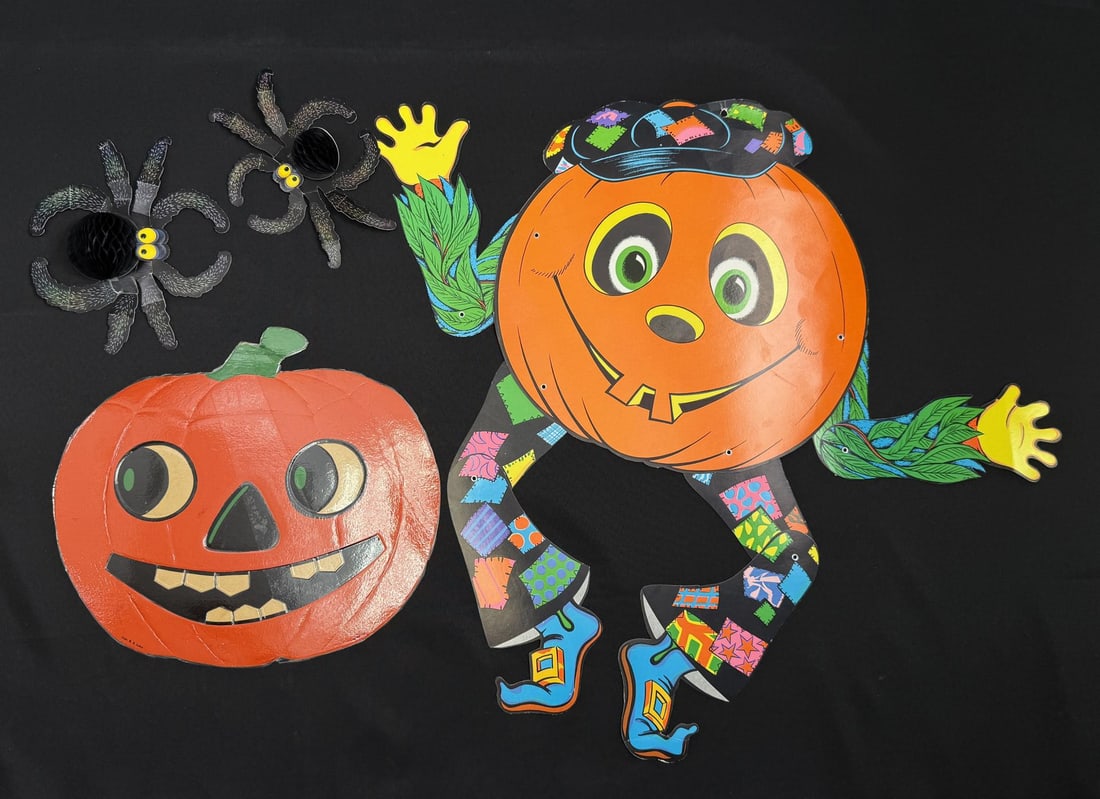 Vintage 1967 Beistle Paper Halloween Decorations (1 of 4)