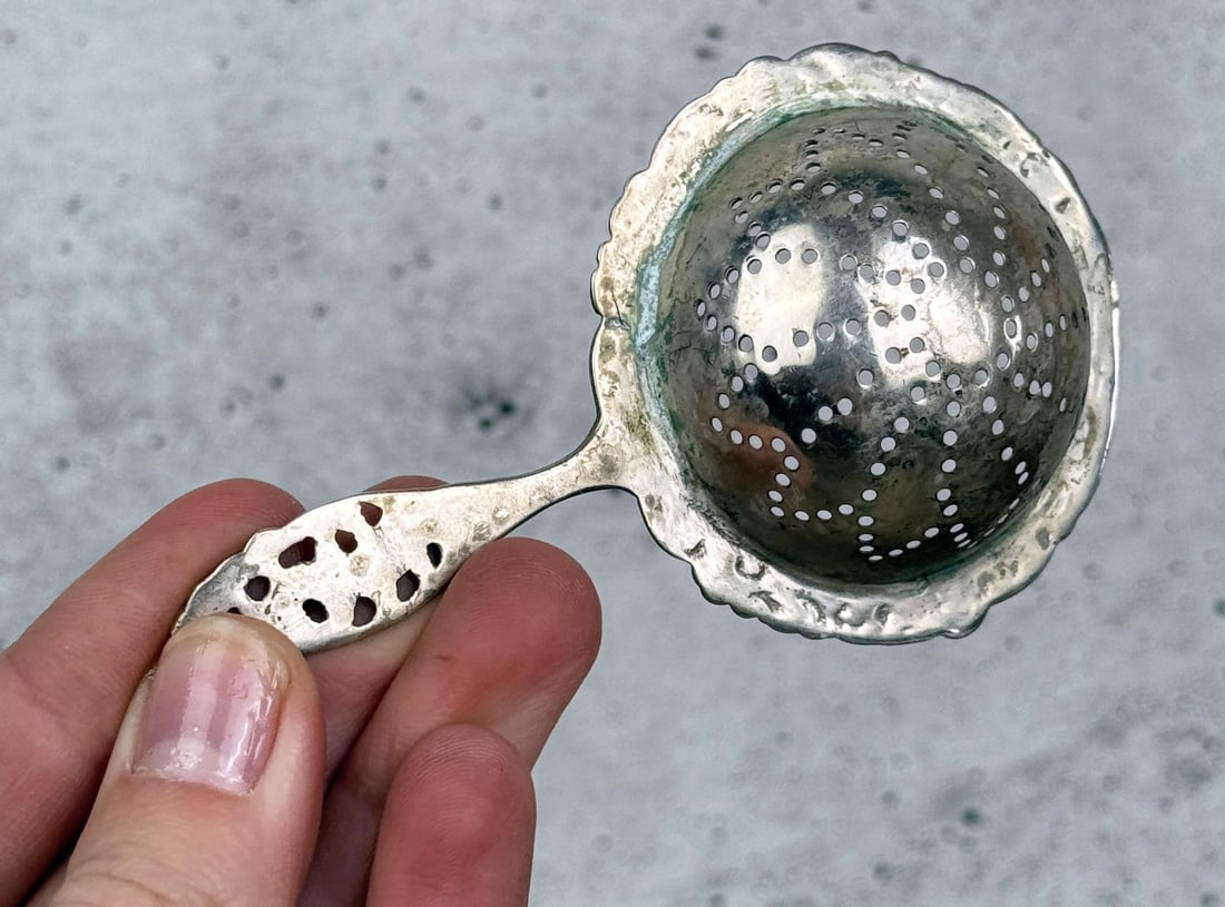 Georgian Repousse Silver Tea Strainer - 2