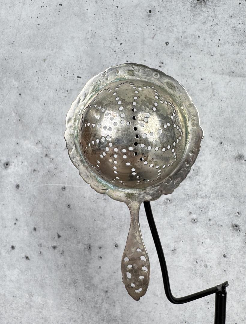 Georgian Repousse Silver Tea Strainer - 6