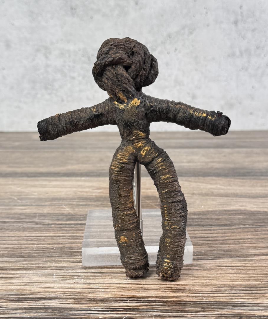 Thai Hoon Payon Guardian Doll Amulet: 5 1/2" by 4 7/8" by 7/8".