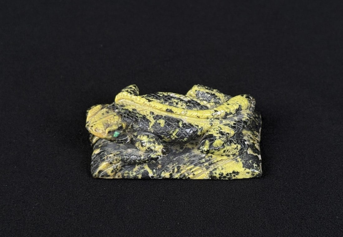 Vinton Kallestewa Zuni Carved Lizard Fetish (1 of 5)