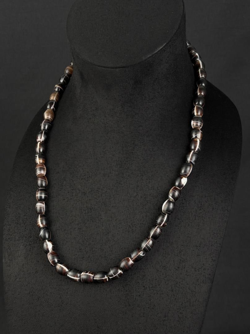 Native American Indian Trade Beads Agate (1 of 5)
