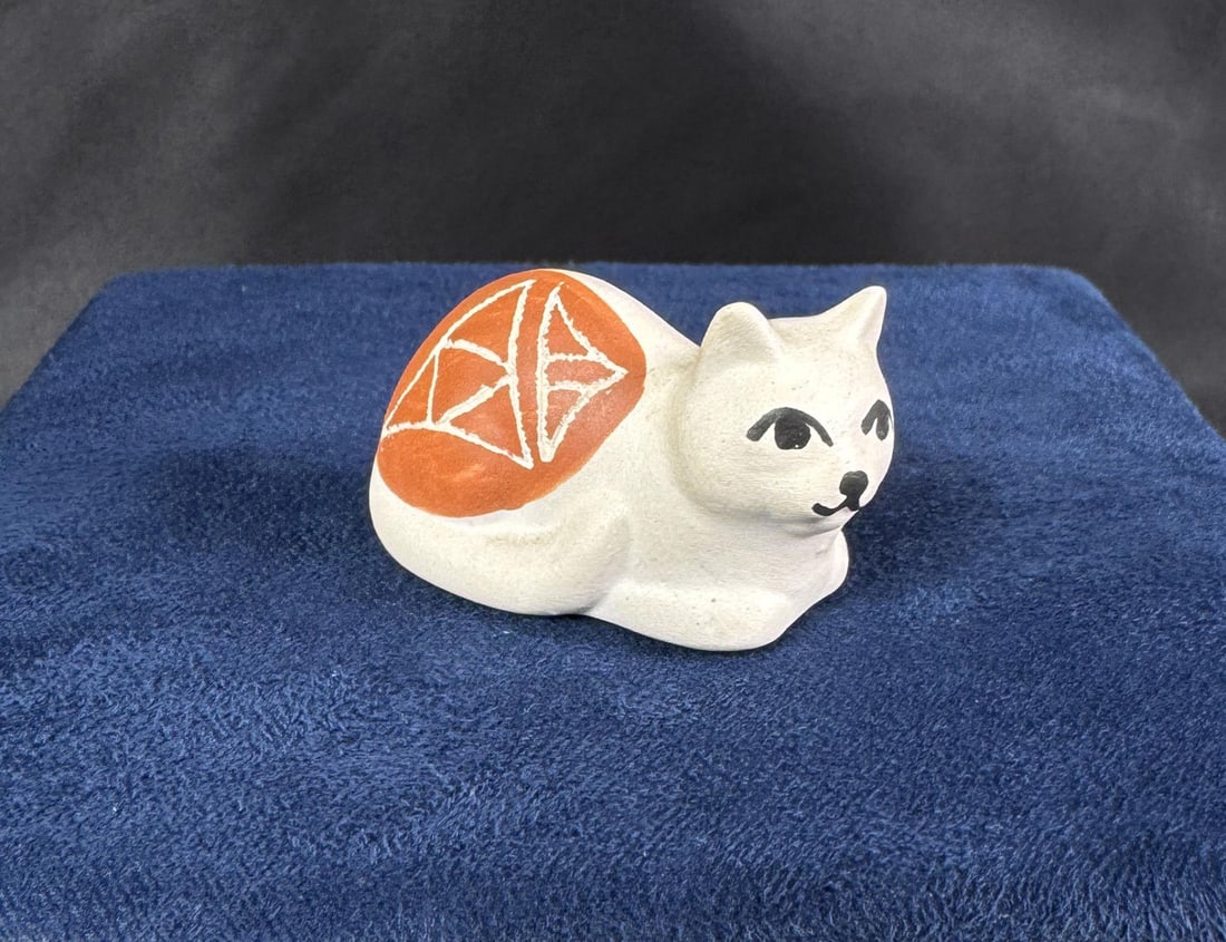 P Jim Acoma Pueblo Pottery Cat (1 of 4)