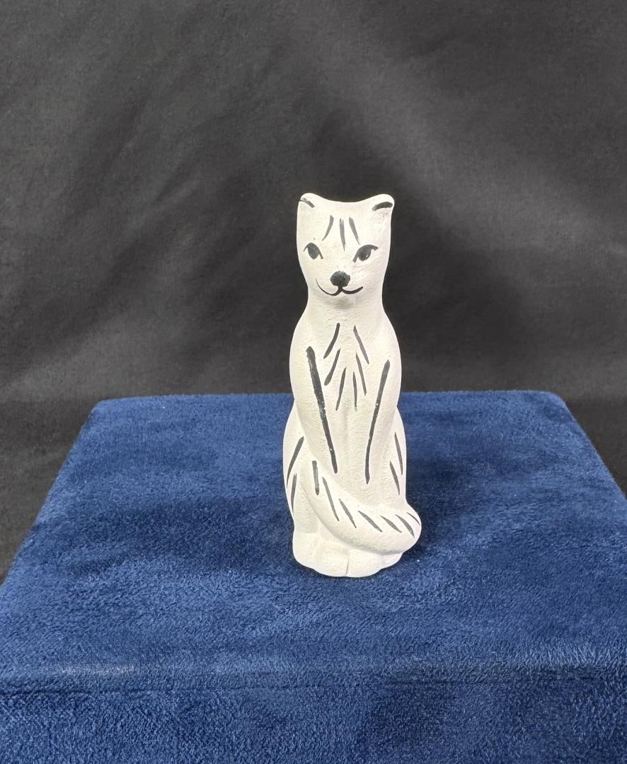 Shirley Chino Acoma Pueblo Pottery Cat (1 of 4)