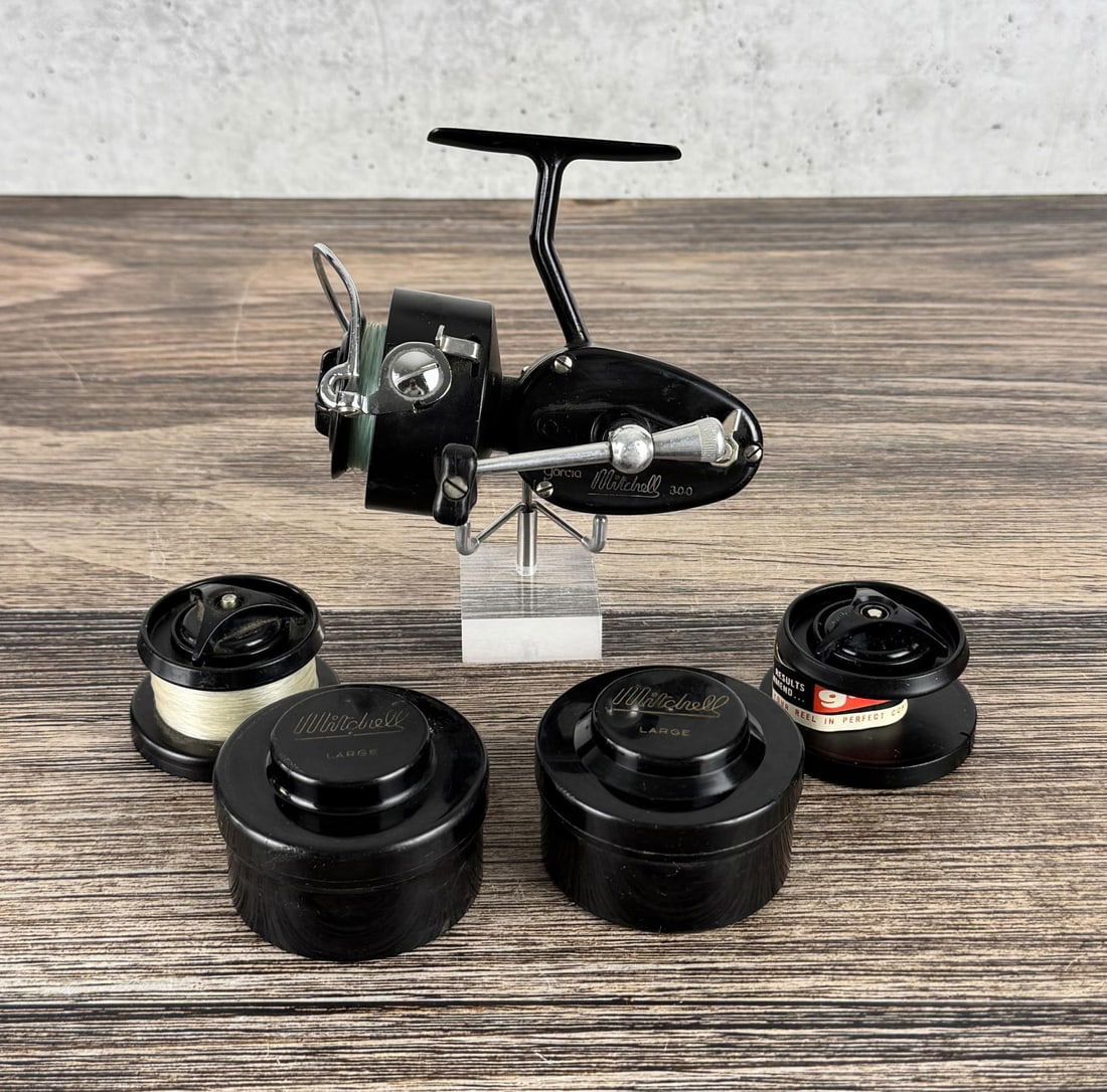 Garcia Mitchell 300 Spinning Fishing Reel (1 of 6)