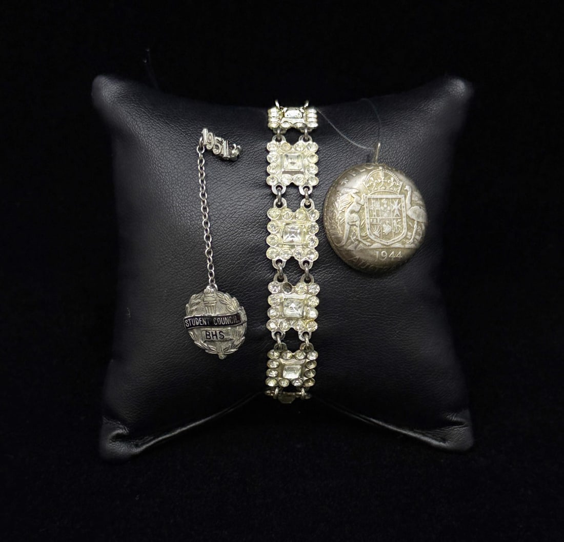 Sterling Silver Jewelry: 27.35 grams.