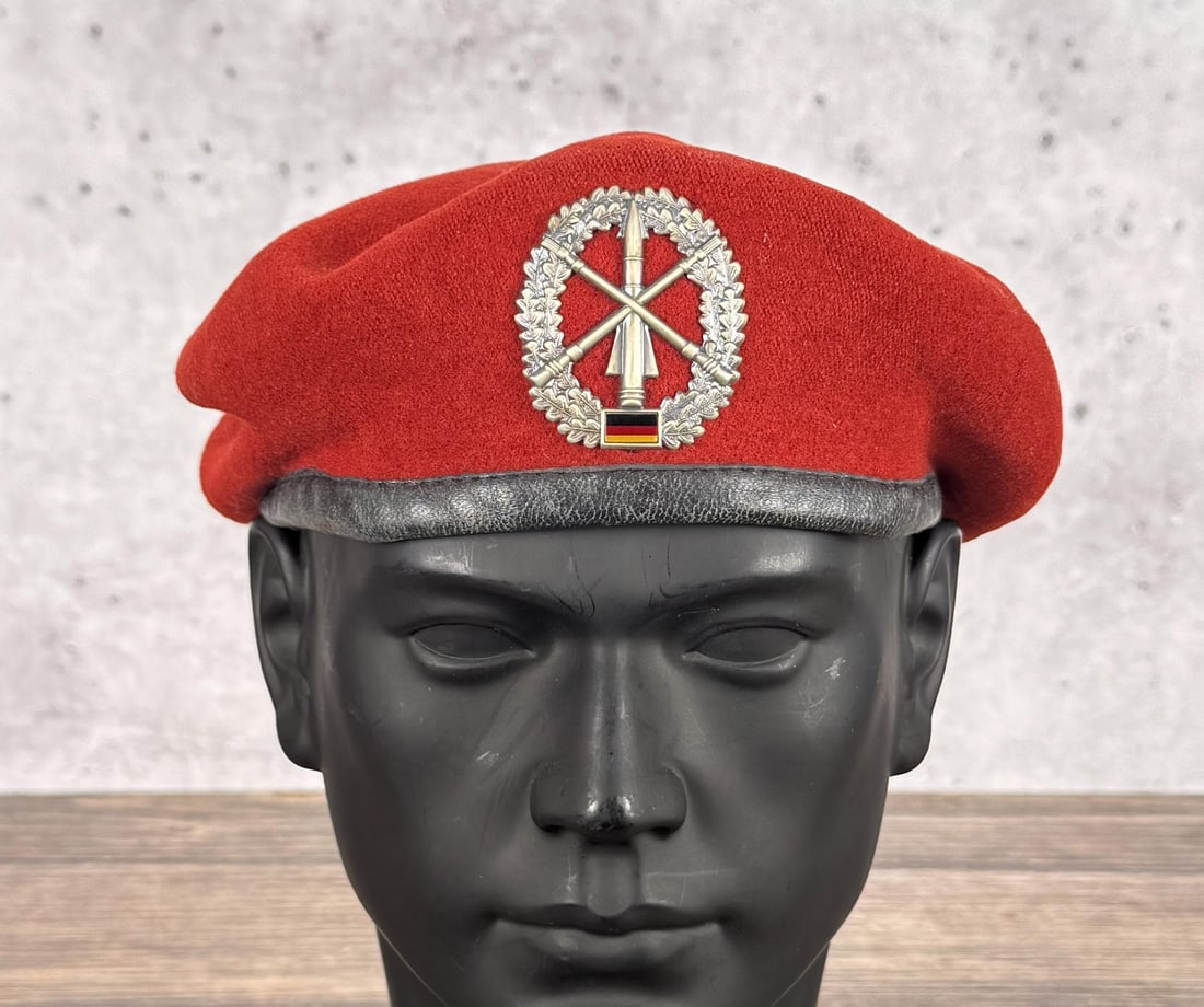 West German Bundeswehr Anti Aircraft Beret: Dated 1988