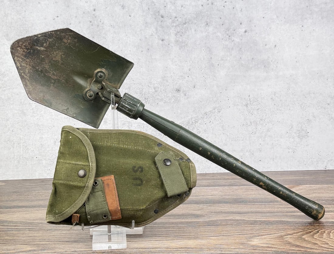 WW2 Wood 1945 Entrenching Tool Shovel (1 of 6)
