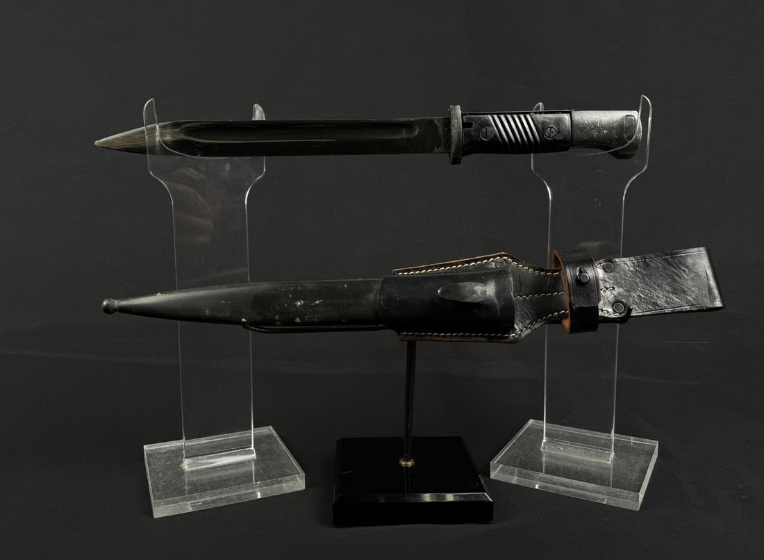 WW2 German K98 Mauser Bayonet: Frog is marked WaA337.