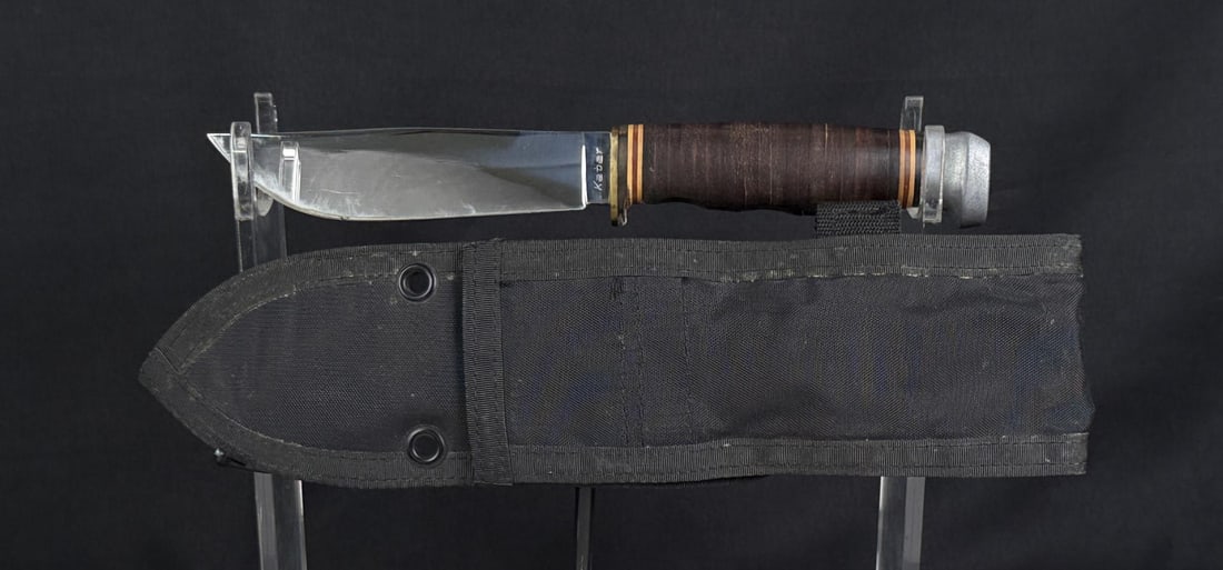 Kabar Hunting Knife (1 of 6)