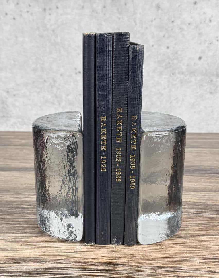 Die Rakete The Rocket: Official Organ of the Society for Space Travel E. V. in Germany. The earliest and most significant German publication on Rocketry. 1928, 1929, 1932-1936, 1938-1939. One is signed by Herbert Schaefer.