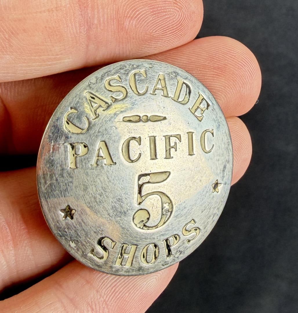 Cascade Pacific Shops California Badge: 1 1/2" diameter.