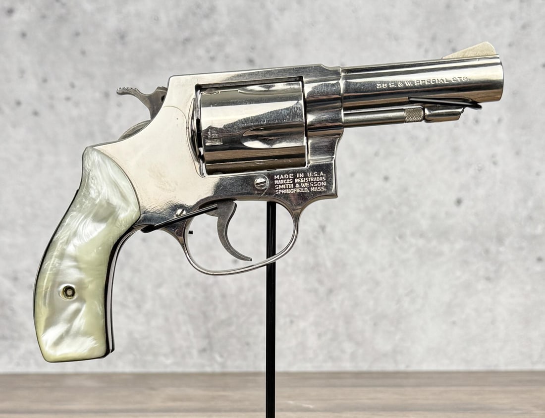 Smith & Wesson Model 36-1 .38 Spl Revolver (1 of 14)