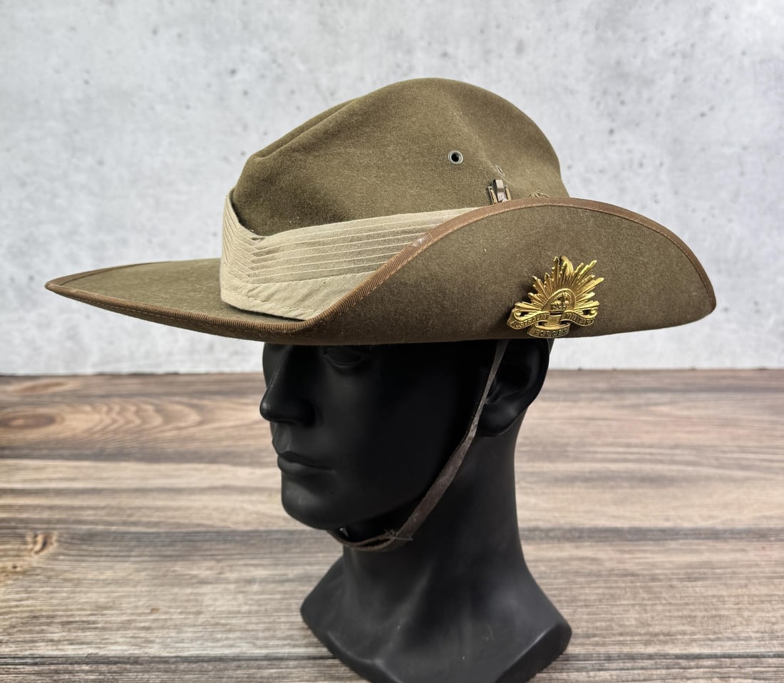 WW2 Australian Army Bush Slouch Hat: Clip on side is detached. Named.