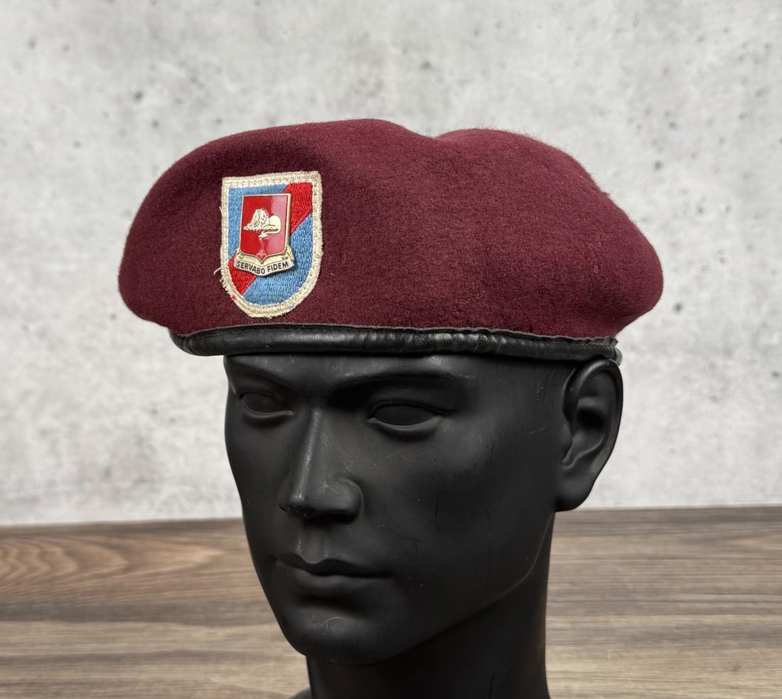 US Army 33rd Field Artillery Beret (1 of 10)