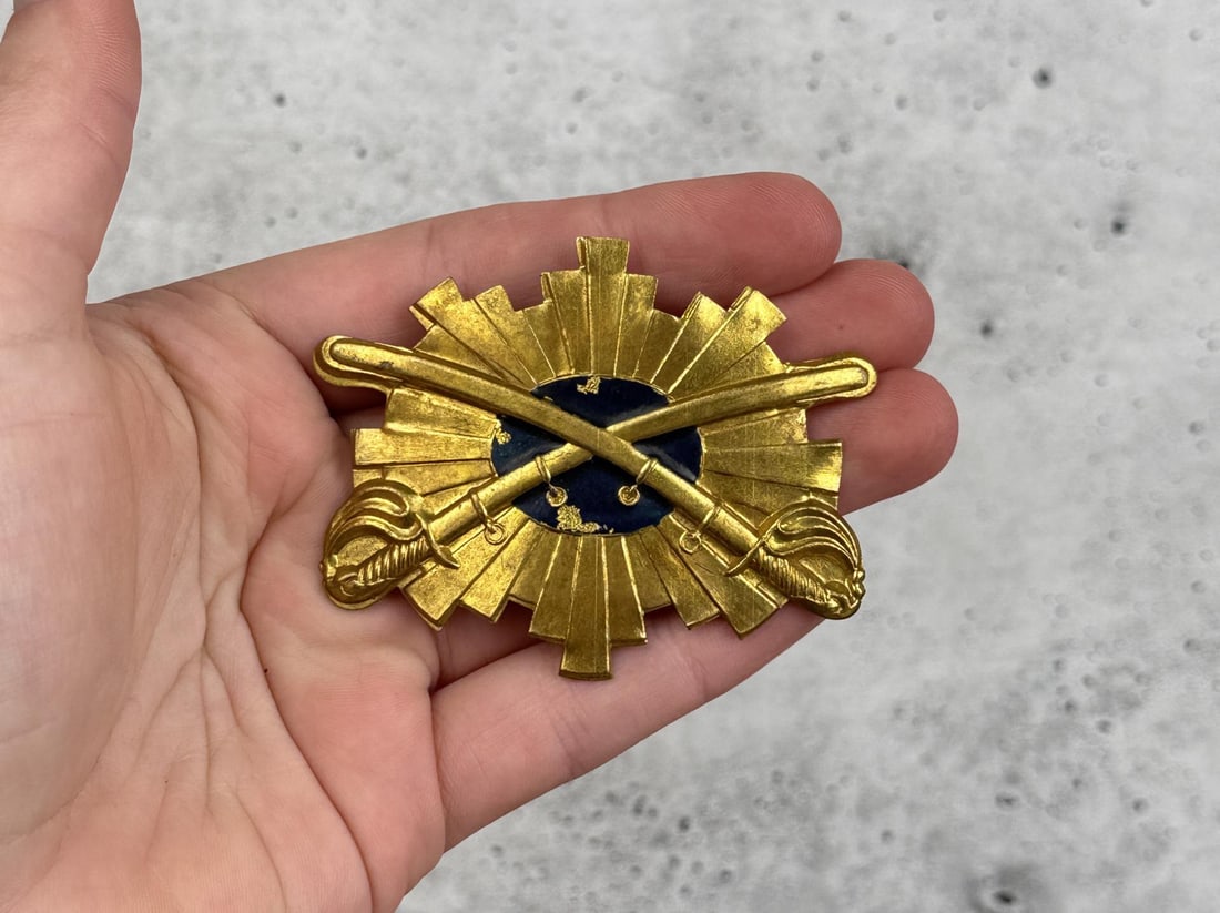 Civil War Sheridans Cavalry Corps Hat Badge Pin (1 of 3)