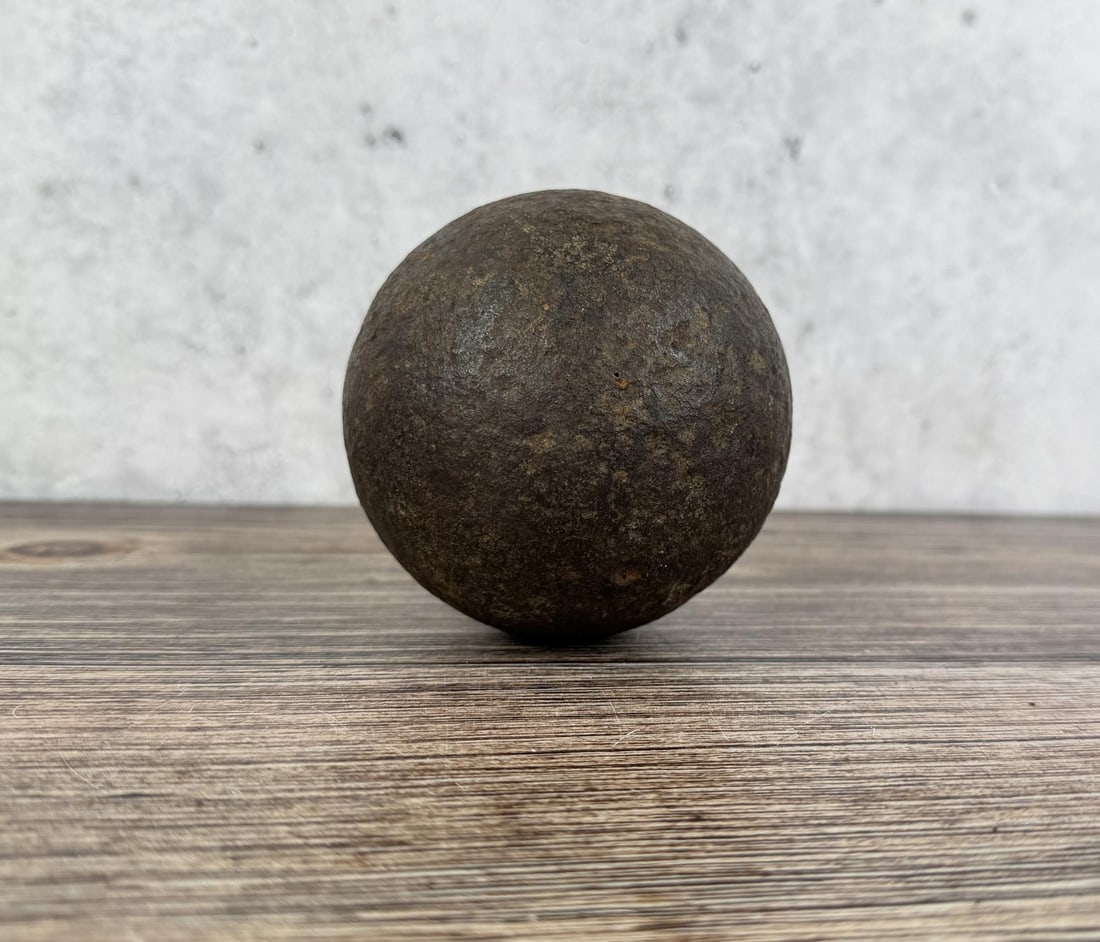 Confederate Civil War Six Pound Shot Cannon Ball (1 of 4)