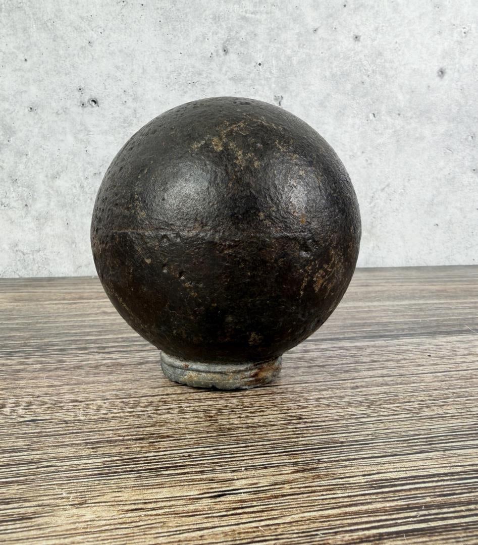 Confederate Civil War Six Pound Shot Cannon Ball (1 of 4)