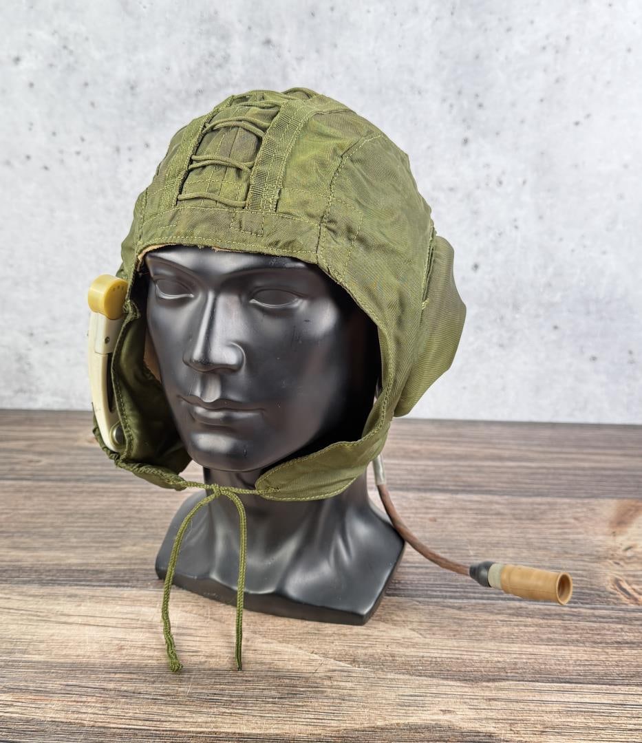 Chinese Air Force High Altitude Pilot Helmet (1 of 8)