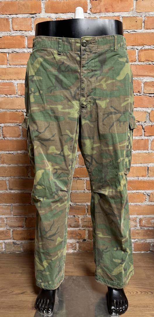 Vietnam War Camo ERDL Poplin Tropical Trousers: Size Large Short. Dated 1968