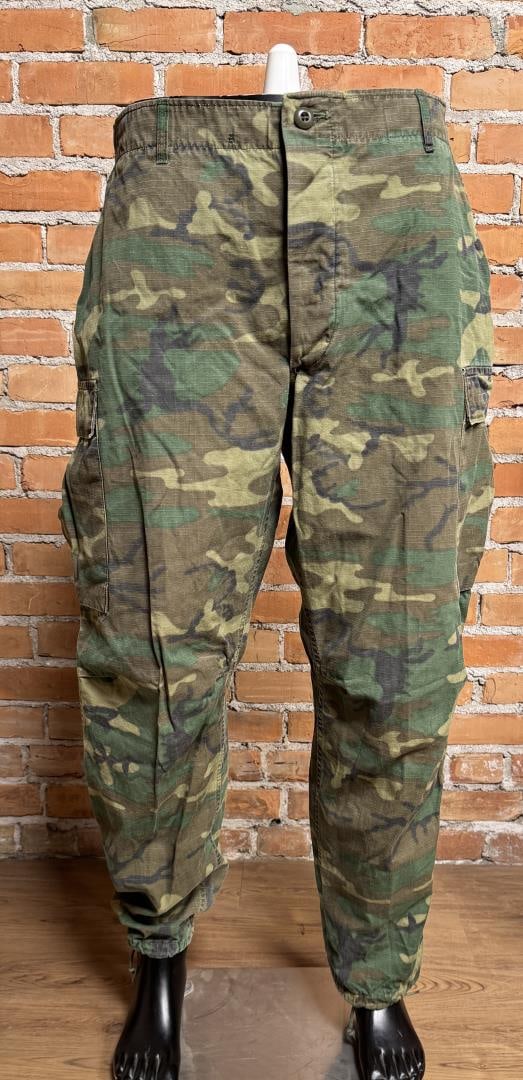 US Army Hot Weather Camo Trousers: Size Large Regular.