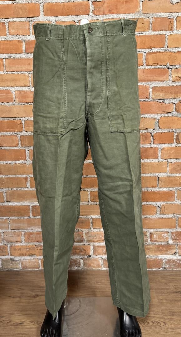 Vietnam War Army Sateen Trousers Type I OG107 (1 of 4)