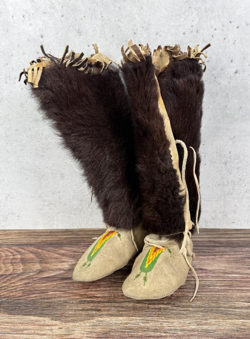 High Top Cree Indian Beaded Mukluks Moccasins (1 of 8)