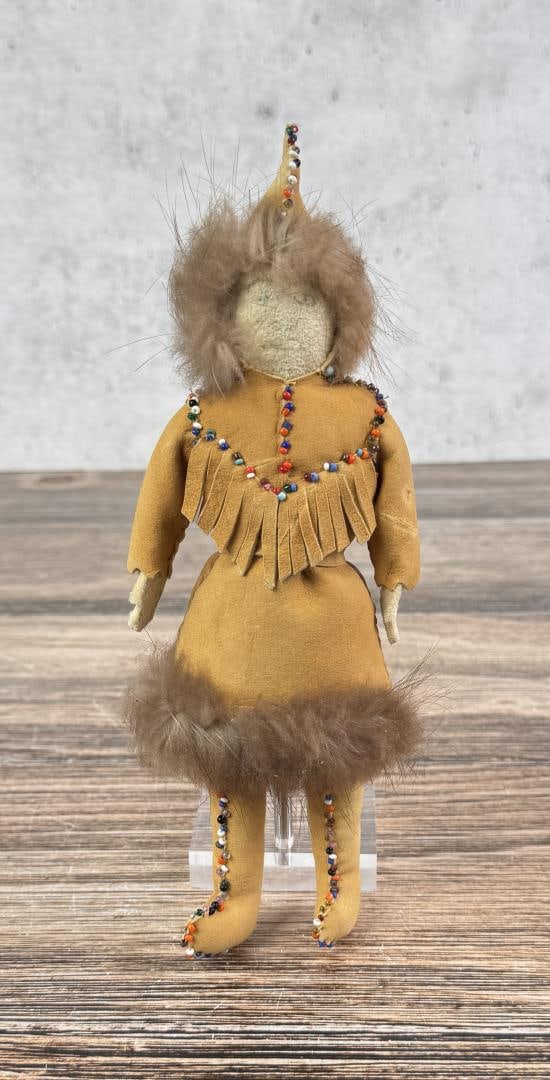 Greenland Inuit Eskimo Beaded Doll (1 of 3)