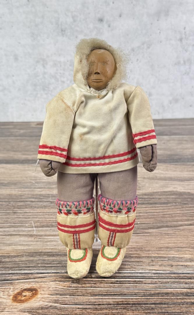 Cape Dorset Inuit Eskimo Wood Face Doll (1 of 3)