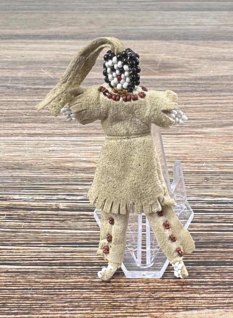 Paiute Native American Indian Wishbone Doll: 3 5/8" tall. Mid 20th Century.