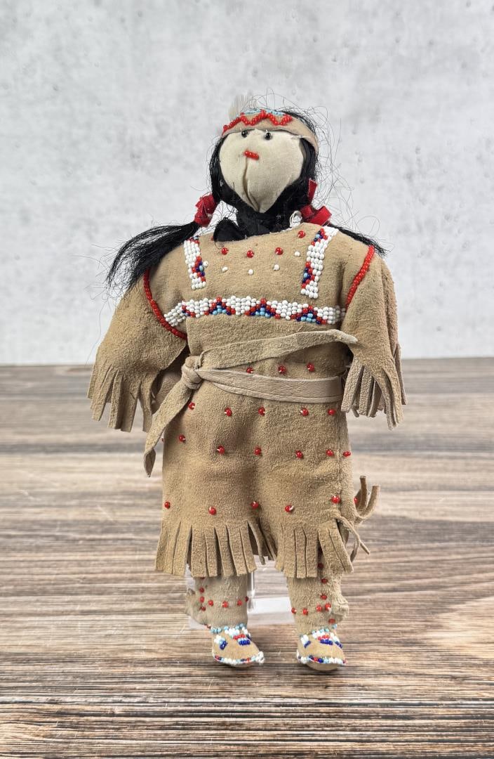 Sioux Native American Indian Beaded Doll (1 of 3)