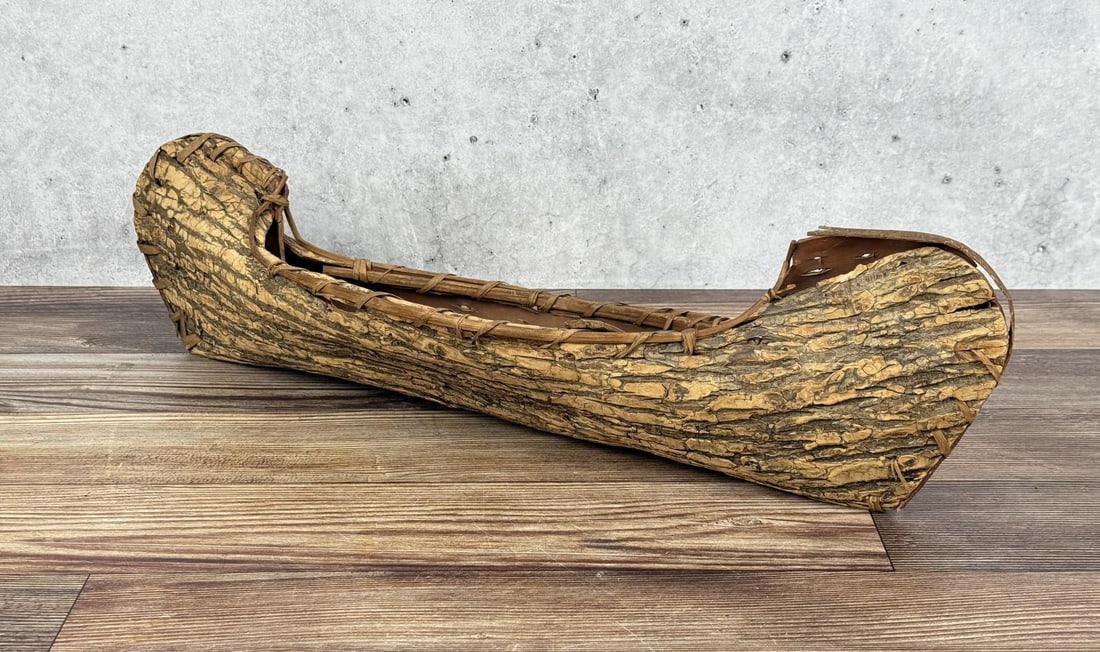 Native American Indian Elm Bark Canoe (1 of 5)