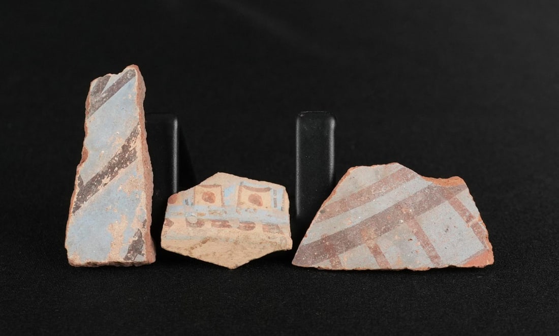 Ancient Egyptian Painted Amarna Pottery Fragments (1 of 4)